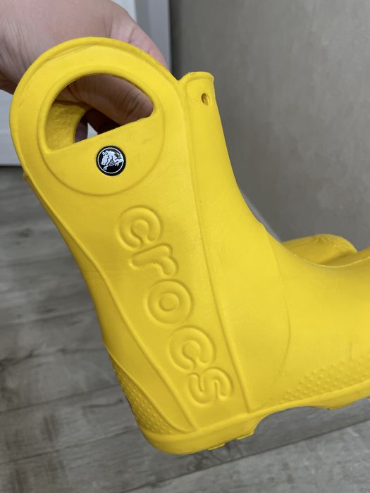 Чоботи crocs жовті