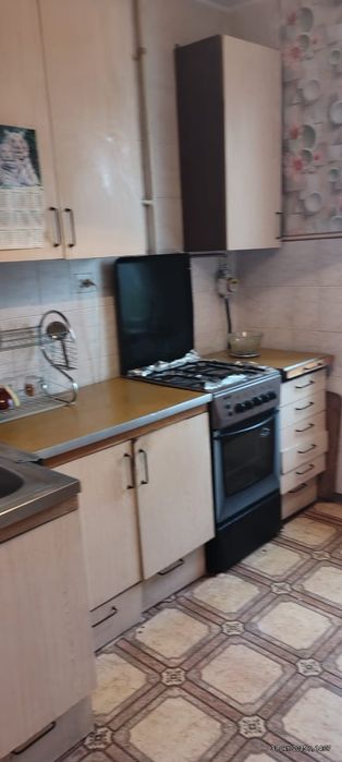 Оренда двокімнатної квартири на Шуменському . Другий поверх .