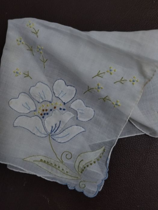 Вінтажна батистова носова хустка