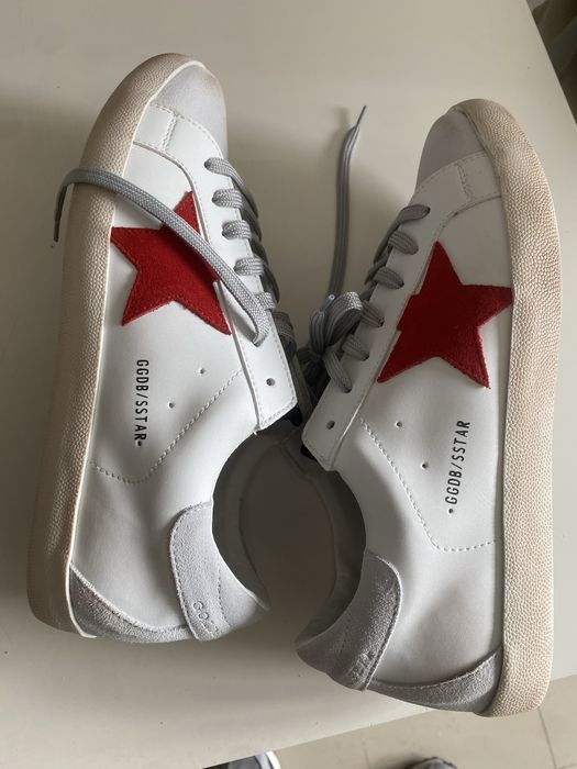 Tenis novos calcados apenas uma vez , motivo de venda ficao grandes