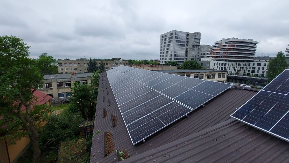 Сонячні панелі • Сонячні батареї • Гібридна СЕС