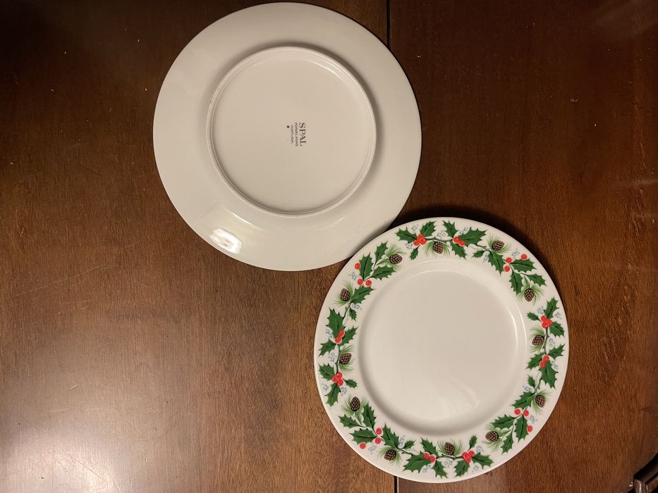 2 pratos da SPAL Porcelana com motivos de Natal