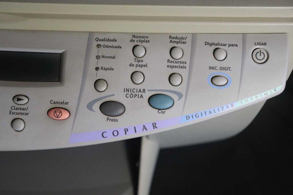 Impressora All-in-One HP OfficeJet 665 usada