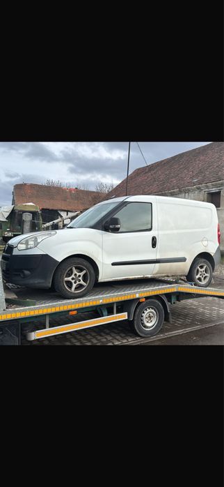 Fiat Doblo 1,3 diesel 2015r na cześci