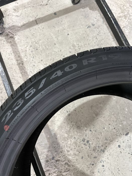 235/40R19 Pirelli Cinturato P7 Seal Inside Нове