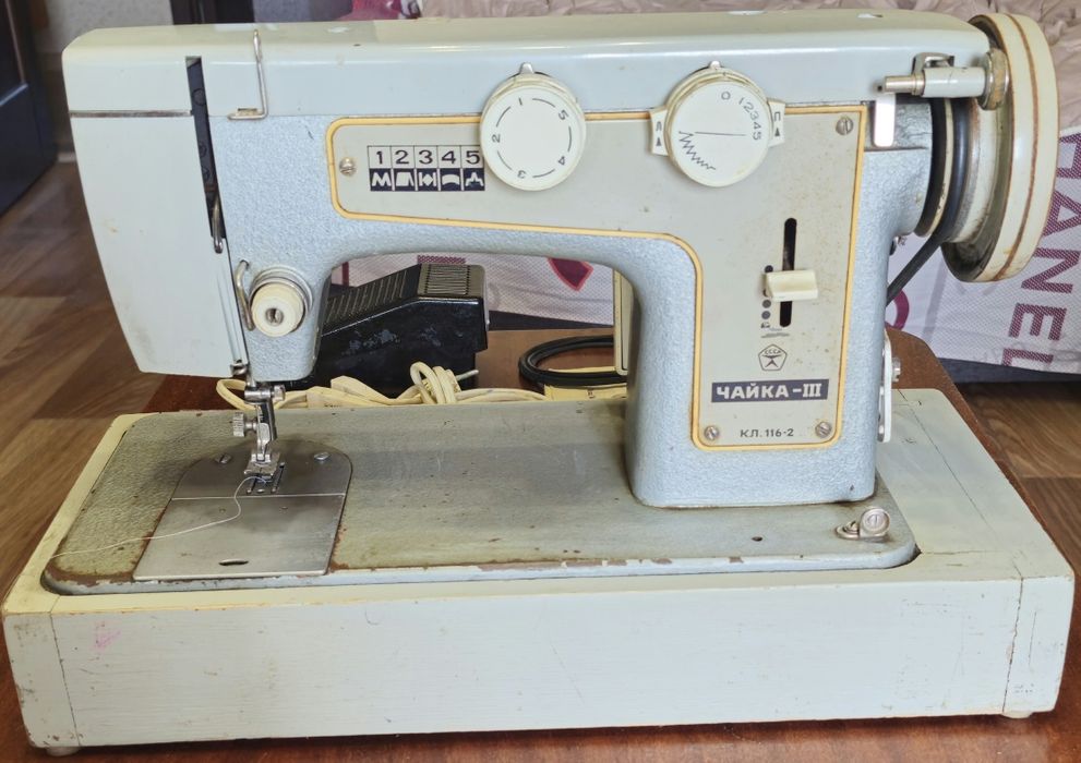 Продам швейну машинку,  Чайка.