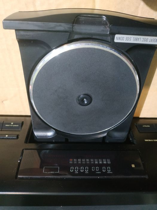Pioneer Compact Disk Player PD-S702