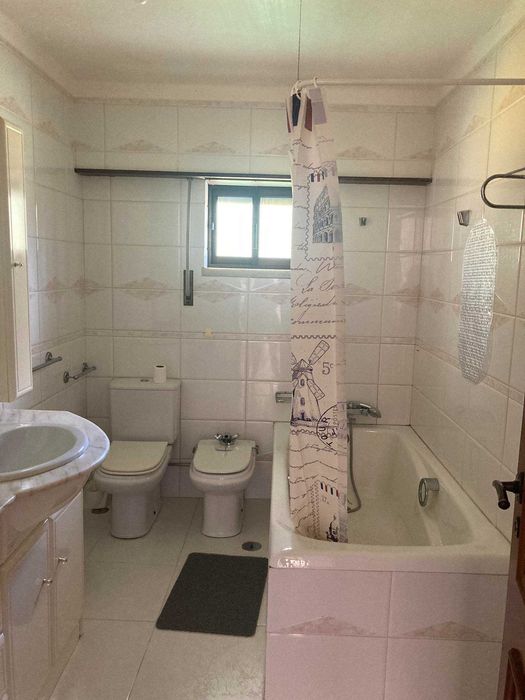 V4 para arrendar - Zona de Ferreira do Zêzêre