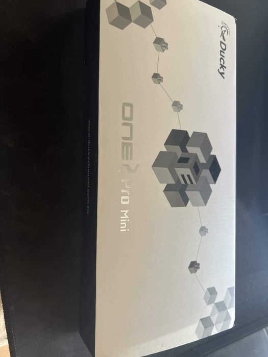 Ducky One 2 Pro Mini RGB Cherry MX Blue Layout PT - Como Novo