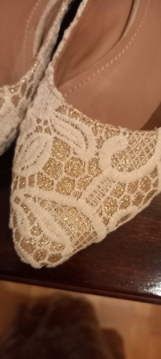 Sabrinas com renda e brilho