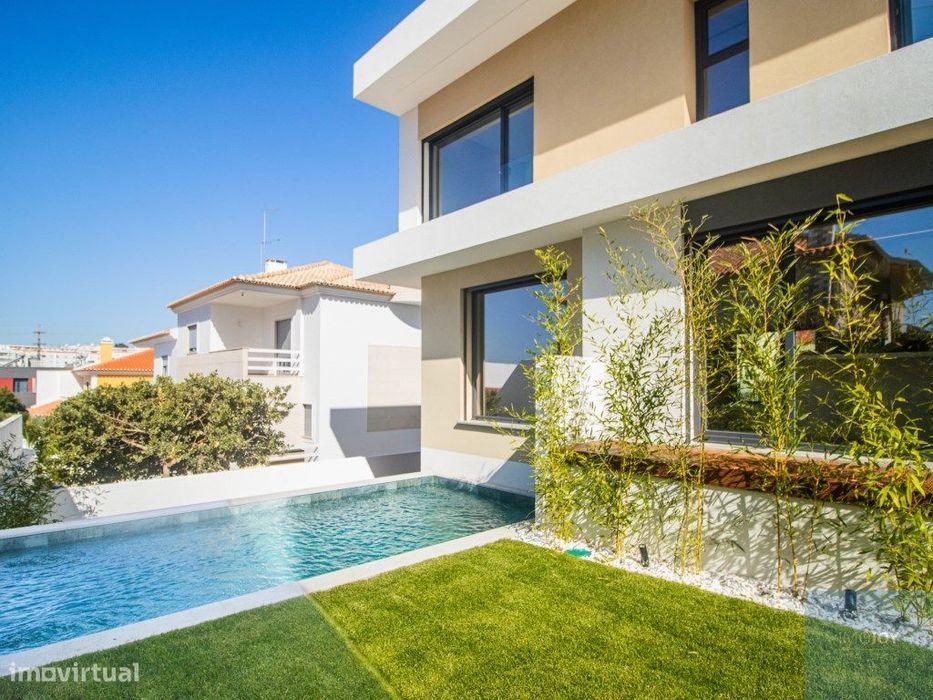 Moradia T5 com Piscina e Jardim no Arneiro
