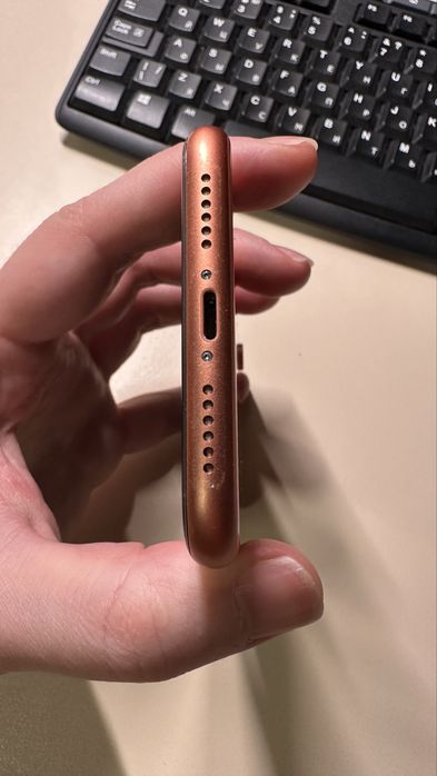 Продам Iphone XR 128gb coral