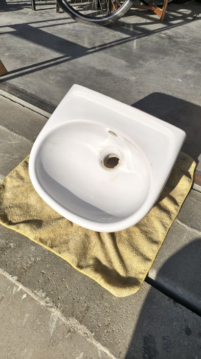 Umywalka łazienkowa,  mała 32 cm