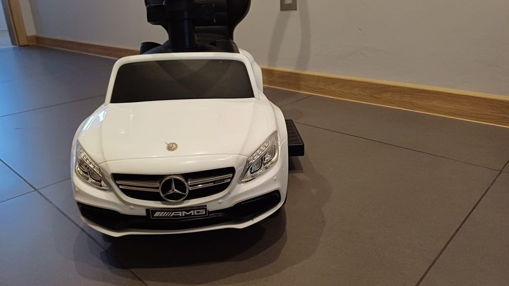 Samochodzik jezdzik pchacz