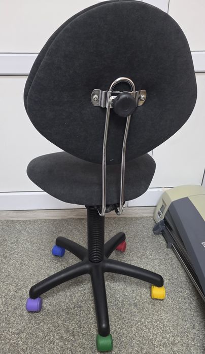 Крісло дитяче офісне