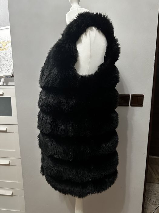 Czarny kożuszek bezrękawnik