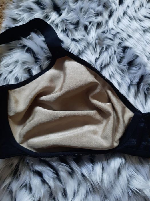 Czarny biustonosz Body by Tchibo r. 90 D