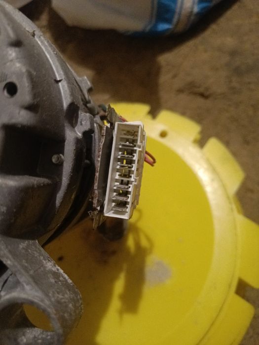 Стиральная машина indesit wisl 85x