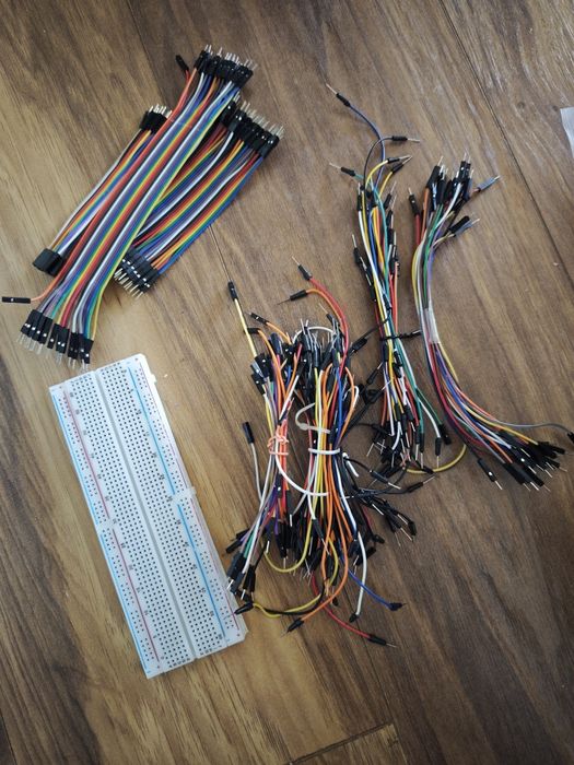 Breadboard e jumpers
