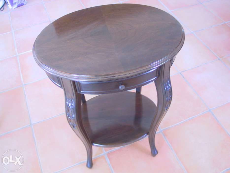 Mesa Mogno Oval Estimada