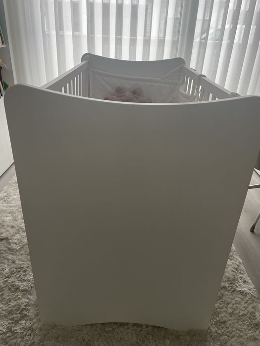 Cama bebé com colchão