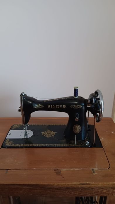 Máquina costura antiga Singer com Movel