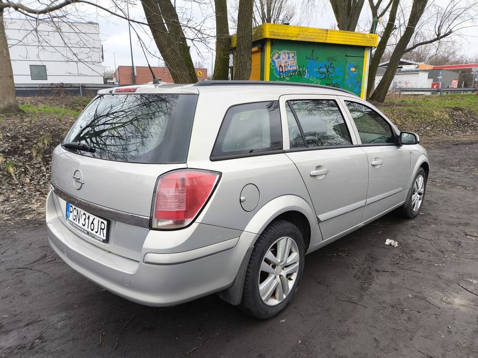 Opel Astra 2006 rok 1.4 ben 90km