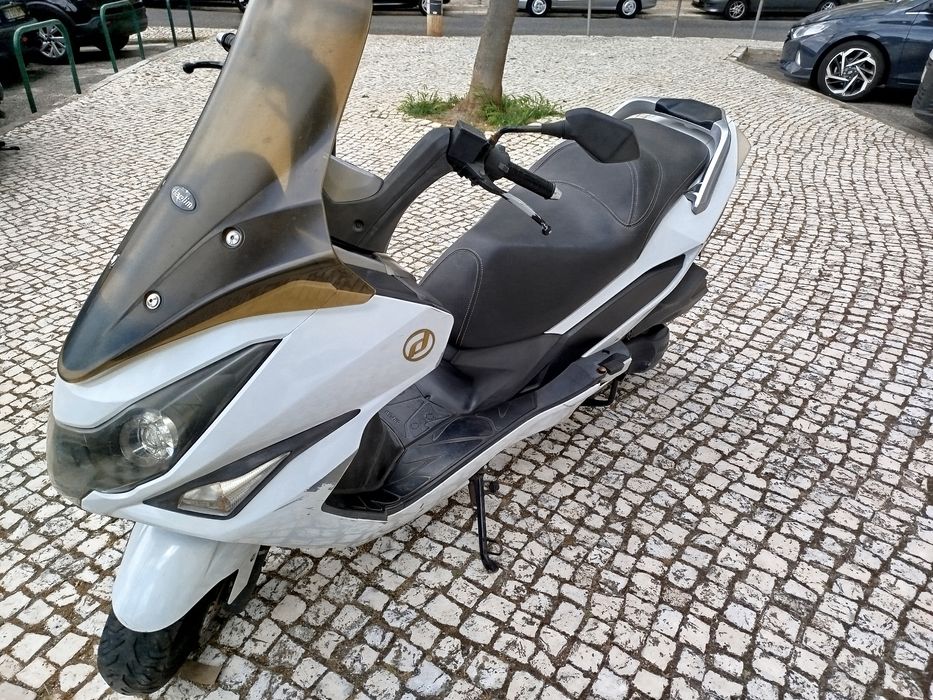 Scooter Daelim S3