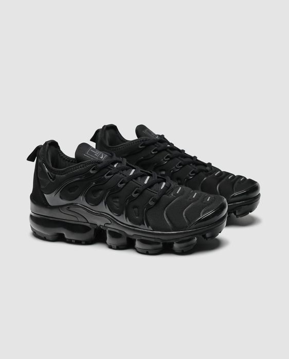 Кроссовки Nike Air VaporMax Plus Triple Black Найк Аир Вапормакс М-193