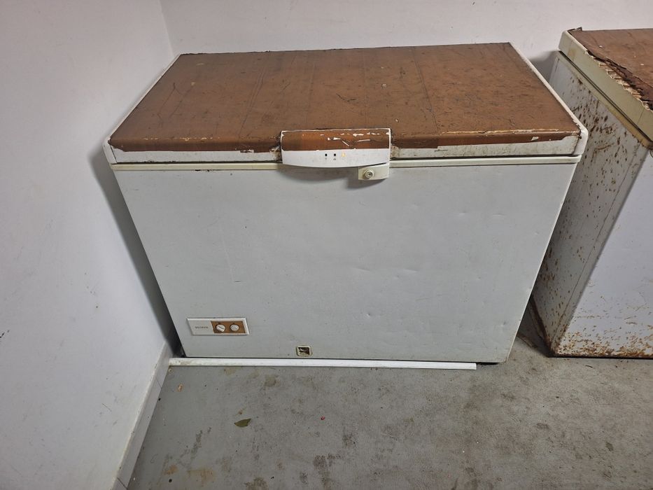 Vendo duas arcas congeladoras