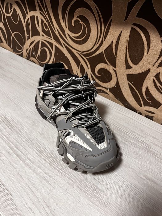 balenciaga track 1 с подсветкой