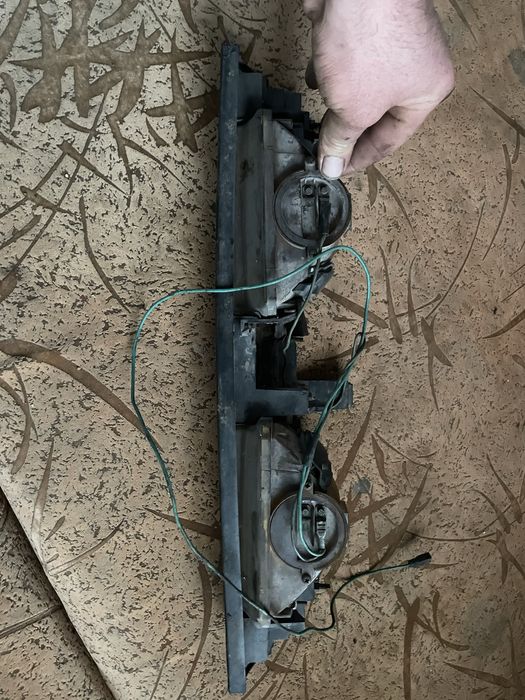 Продам решотку радіатора  мазда 626 GD