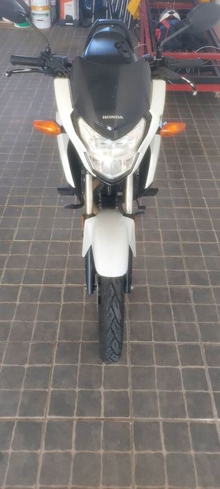 Mota 125 impecável