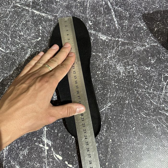 Нові шкіряні кросівки Guess 37/24 cm