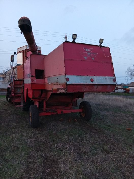 Продам комбайн зернозбиральний та іншу С/Г техніку