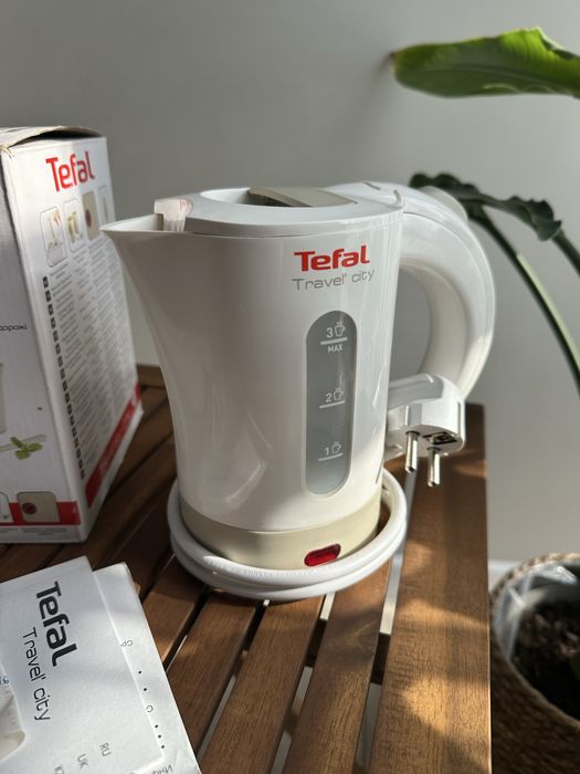 Новий Електрочайник дорожній Tefal KO120130