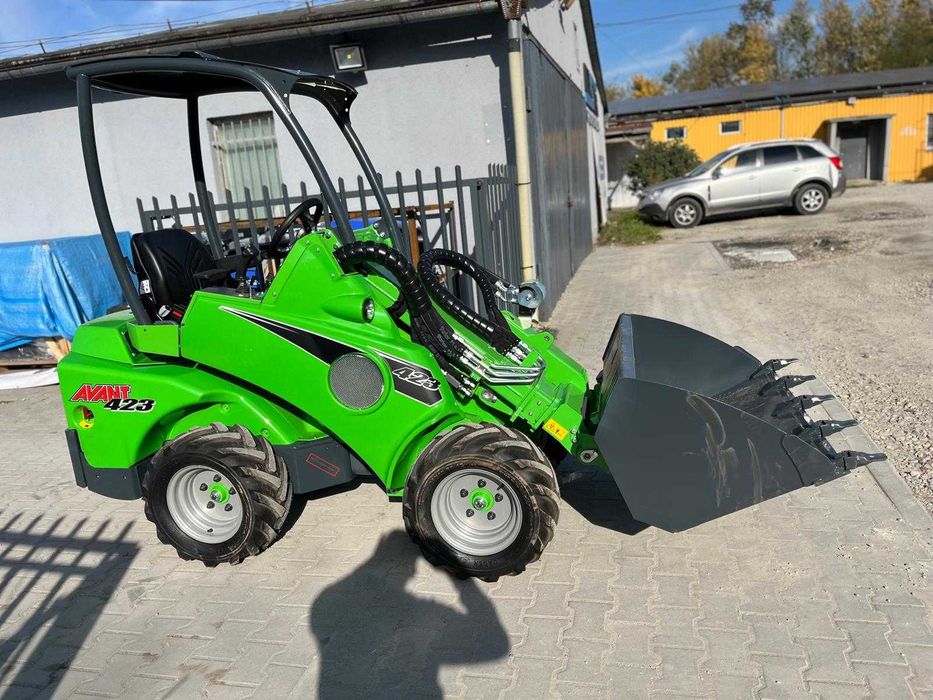 Ładowarka AVANT 423