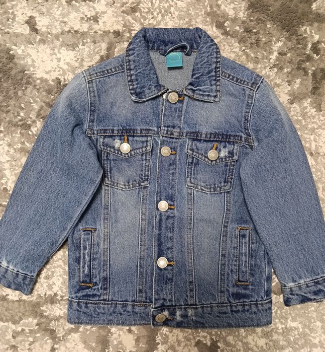 Джинсова куртка на весну