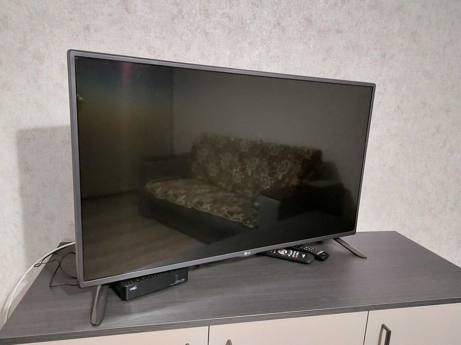 телевизор LG 42LF580V