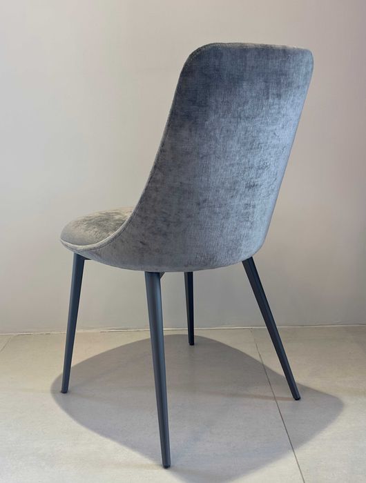 Eleganckie krzesło Bonaldo Itala srebrny welur grafit RABAT -50%