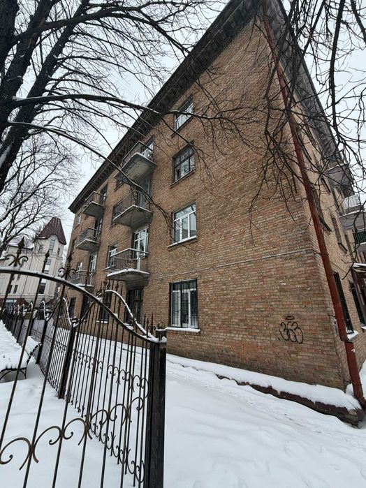 Оренда окремої будівлі Солом'янський район 2400 м2