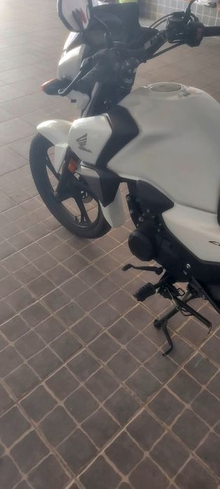 Mota 125 impecável