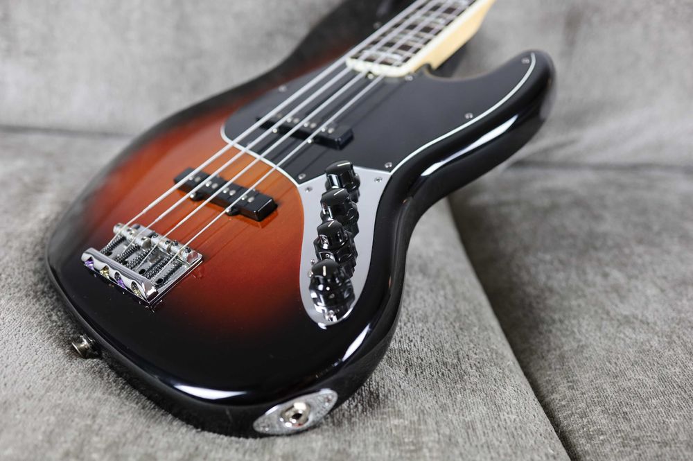 Fender Jazz Bass American Deluxe 4 - 2012 w/ Case, бас гітара