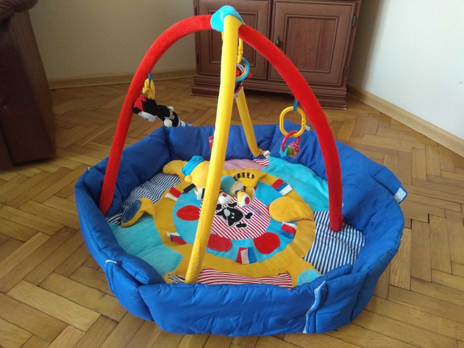 Mata do zabawy z funkcją kojca canpol babies piraci