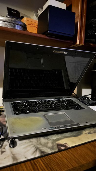 Asus X53S 30€.