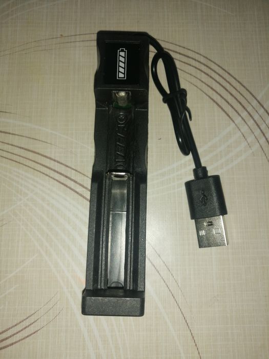 Зарядний пристрій для акумуляторів 14500, 18650 та інших розмірів