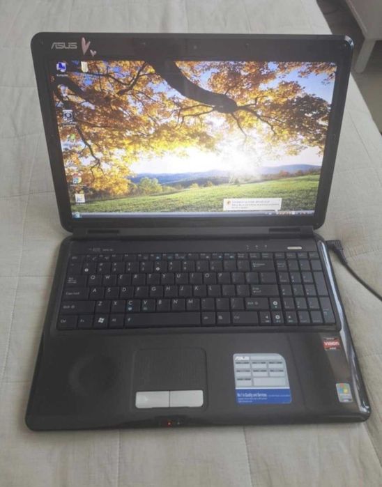 Używany laptop marki Asus