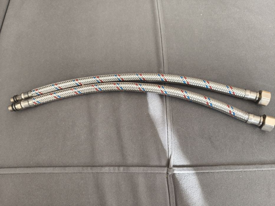 2 węże przyłączeniowe