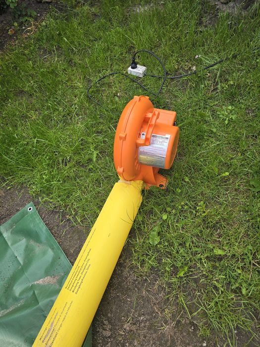 Dmuchaniec zjeżdżalnia zamek