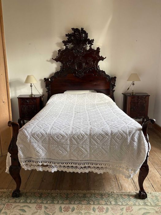 Conjunto de cama clássica madeira maciça tipo Dona Maria